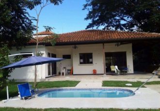 Casa con piscina a la Venta en Condominio Colonia Blanca Liberia