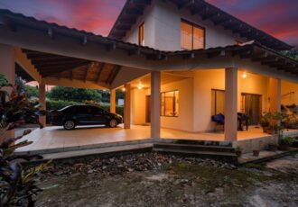 Casa grande en venta Liberia